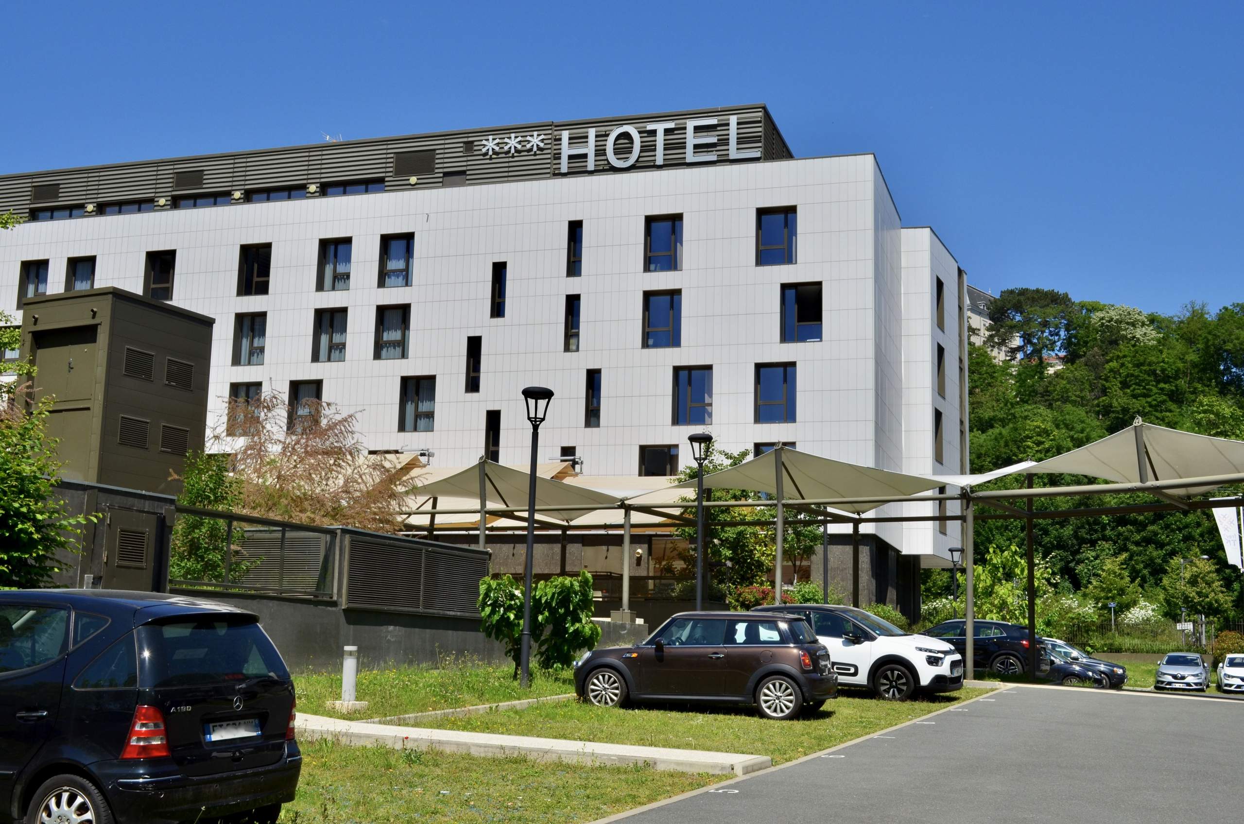 Façade Hotel ParkSaône Lyon 9 